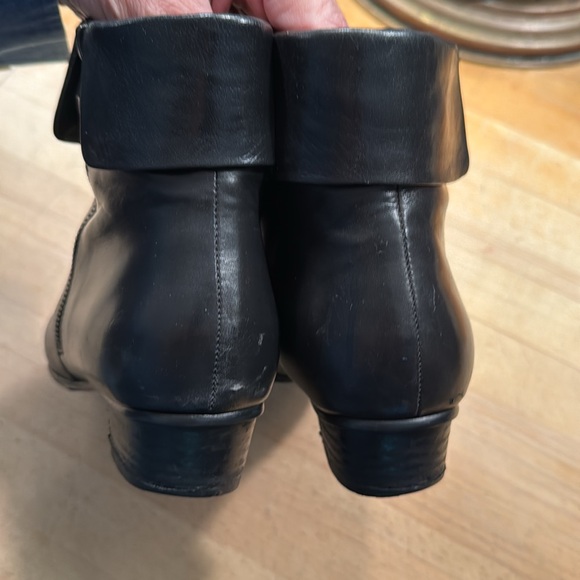 Everybody by BZ Moda, Black Leather Zip Up Low Booties Size 38 - Picture 8 of 11